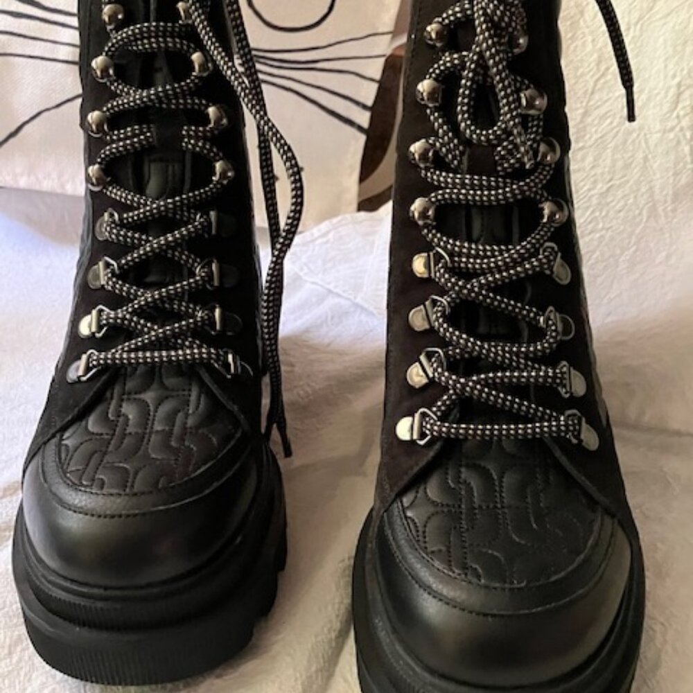 pair Voile Blanch Black Booties
